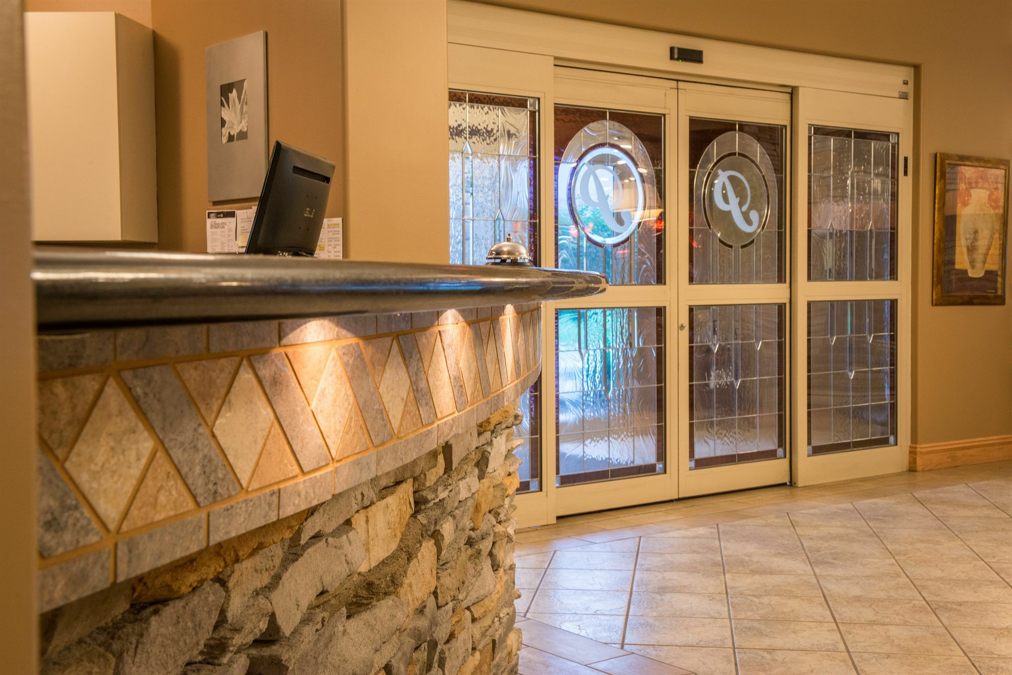 Hilltop Inn - Salmon Arm Zewnętrze zdjęcie