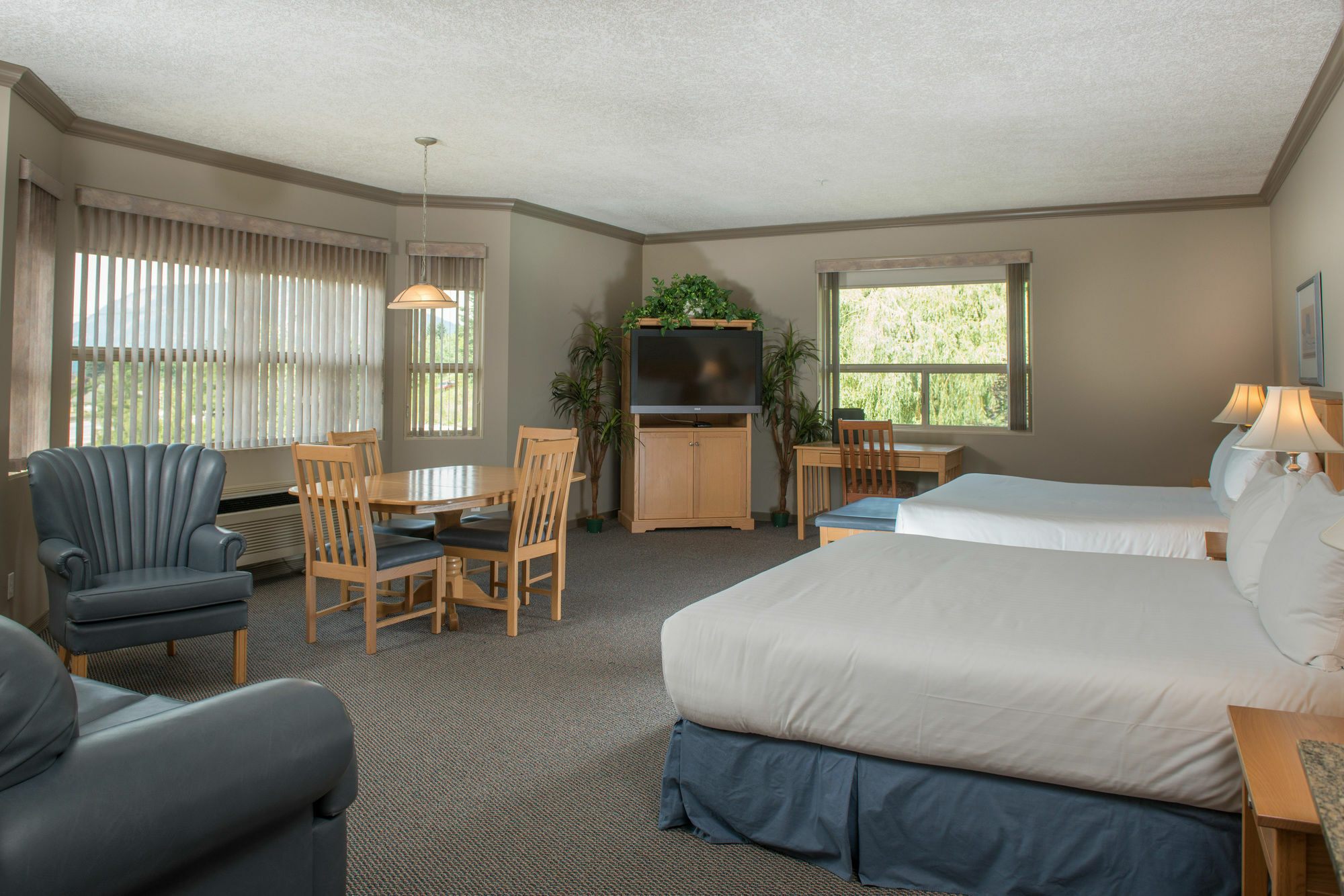 Hilltop Inn - Salmon Arm Zewnętrze zdjęcie