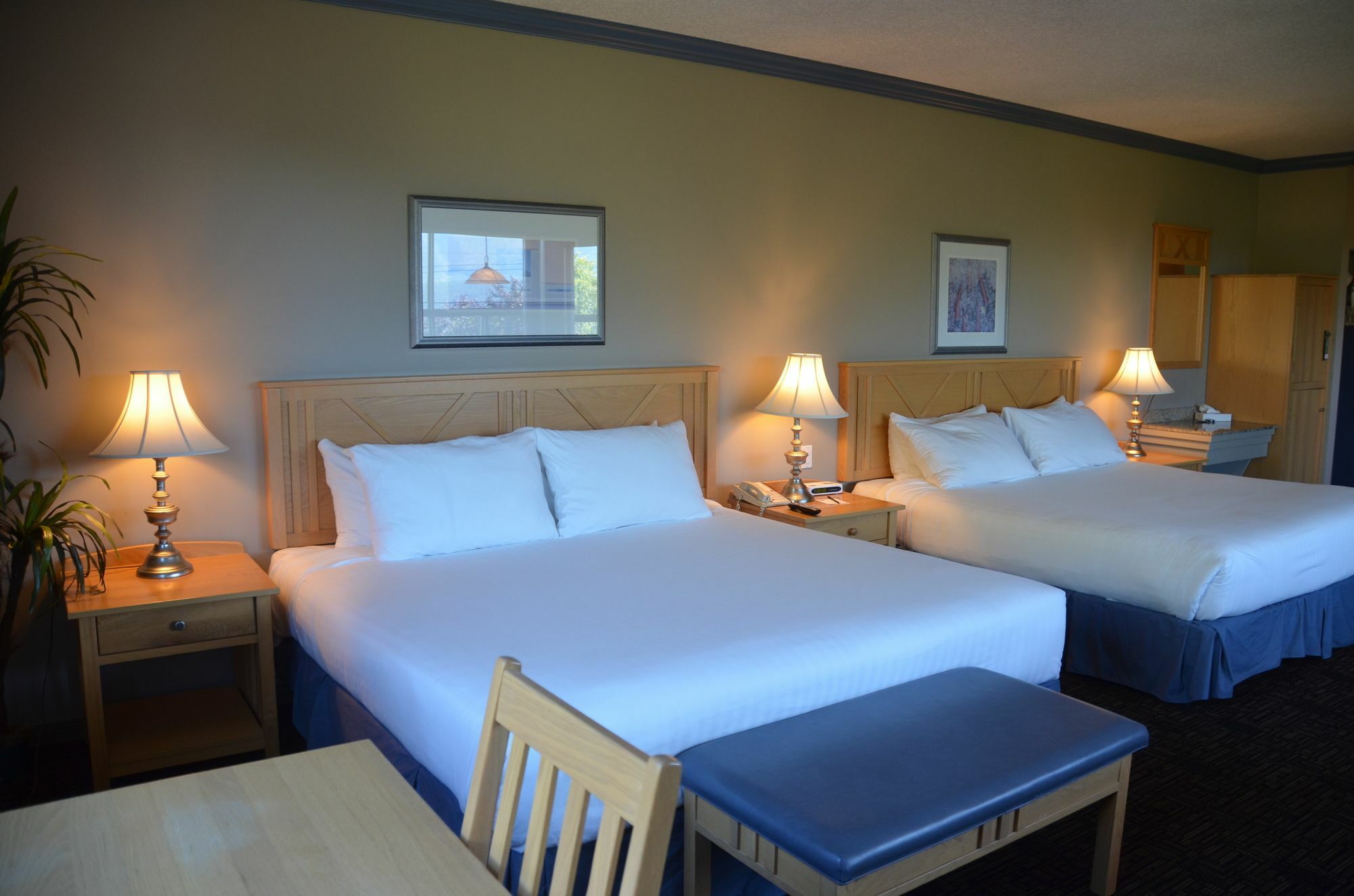 Hilltop Inn - Salmon Arm Zewnętrze zdjęcie