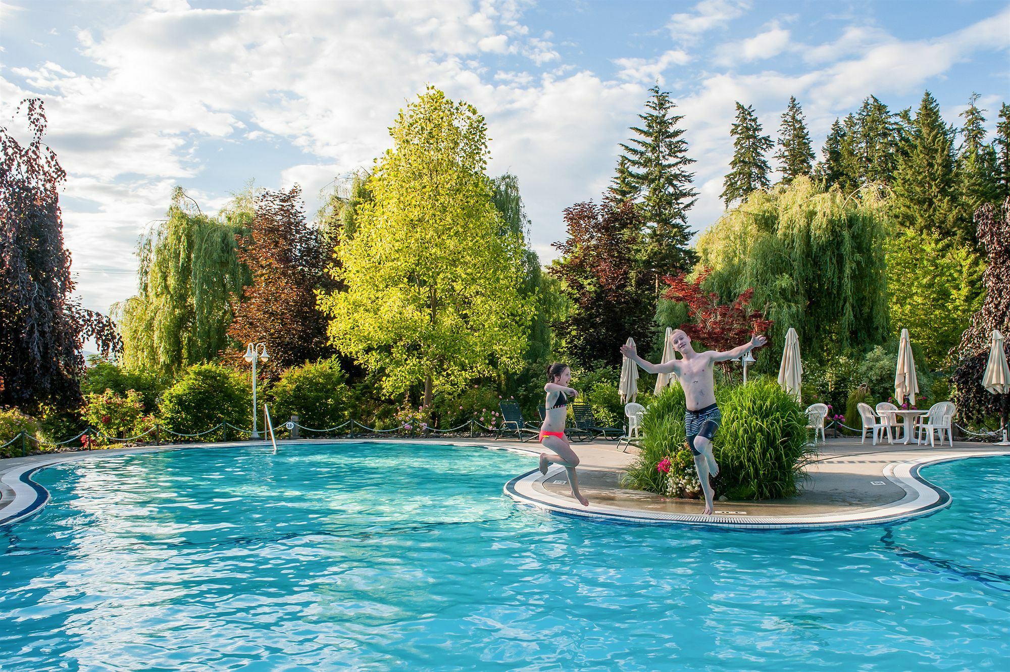 Hilltop Inn - Salmon Arm Zewnętrze zdjęcie