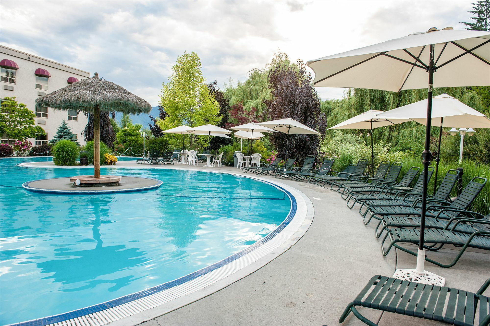 Hilltop Inn - Salmon Arm Zewnętrze zdjęcie