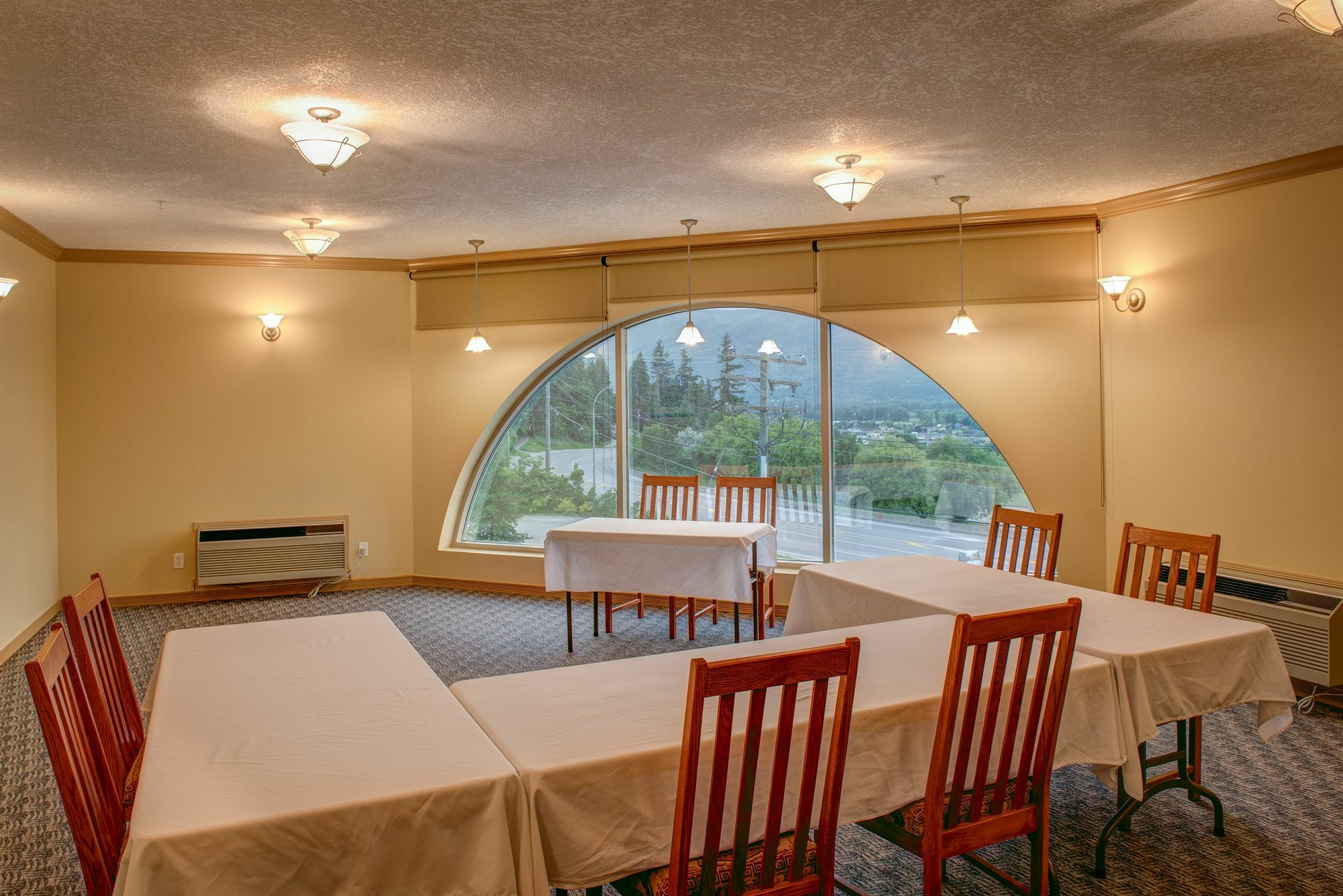 Hilltop Inn - Salmon Arm Zewnętrze zdjęcie