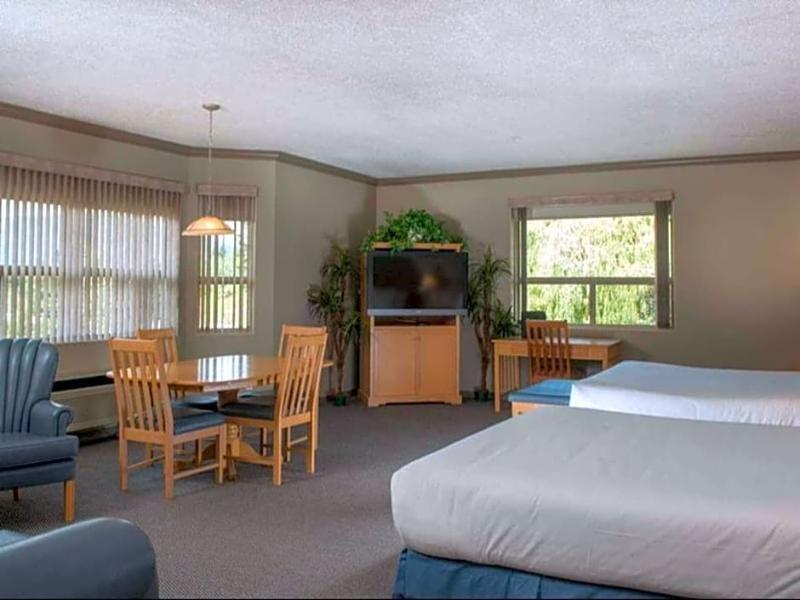 Hilltop Inn - Salmon Arm Zewnętrze zdjęcie